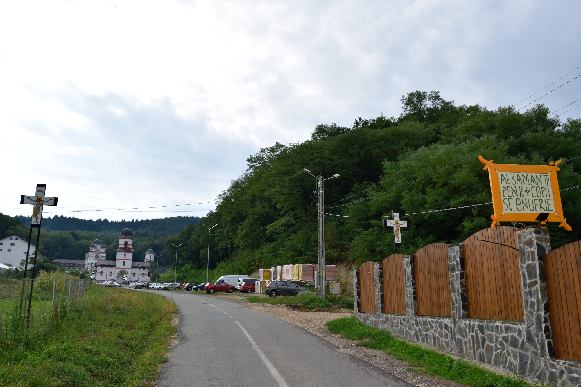 Droga do monasteru Floresti w okolicach Cluj Napoca