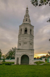 VladN 
Falling belltower in Kideksha (Падающая колокольня в Кидекше) 
2019-11-27 01:27:07