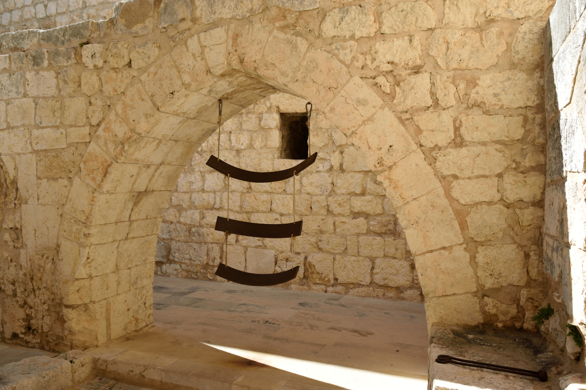 Tradycyjna dzwonnica - monaster Balamand