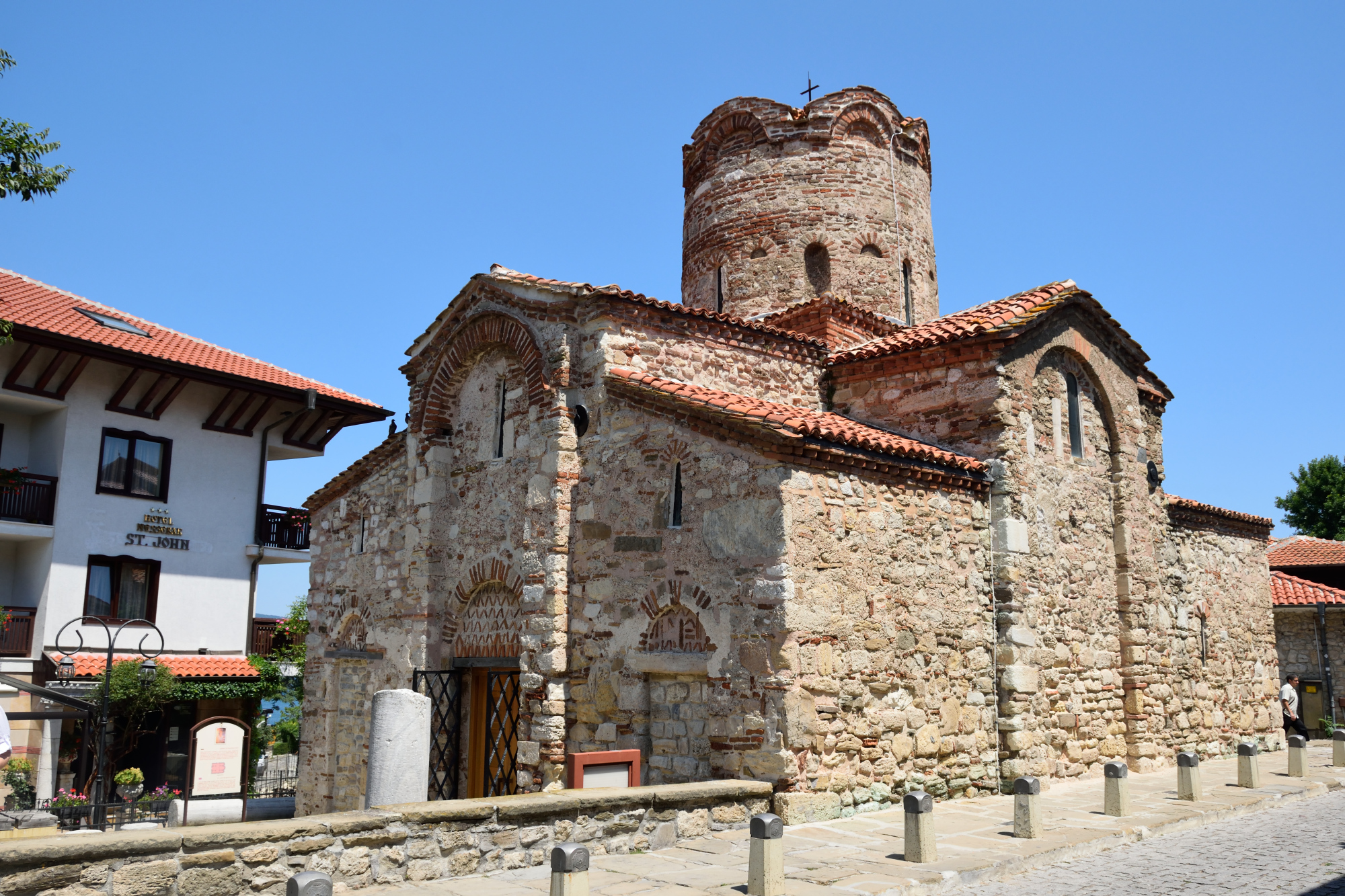 Stara cerkiew św. Jana Chrzciciela i hotel św. Jana, Nessebar