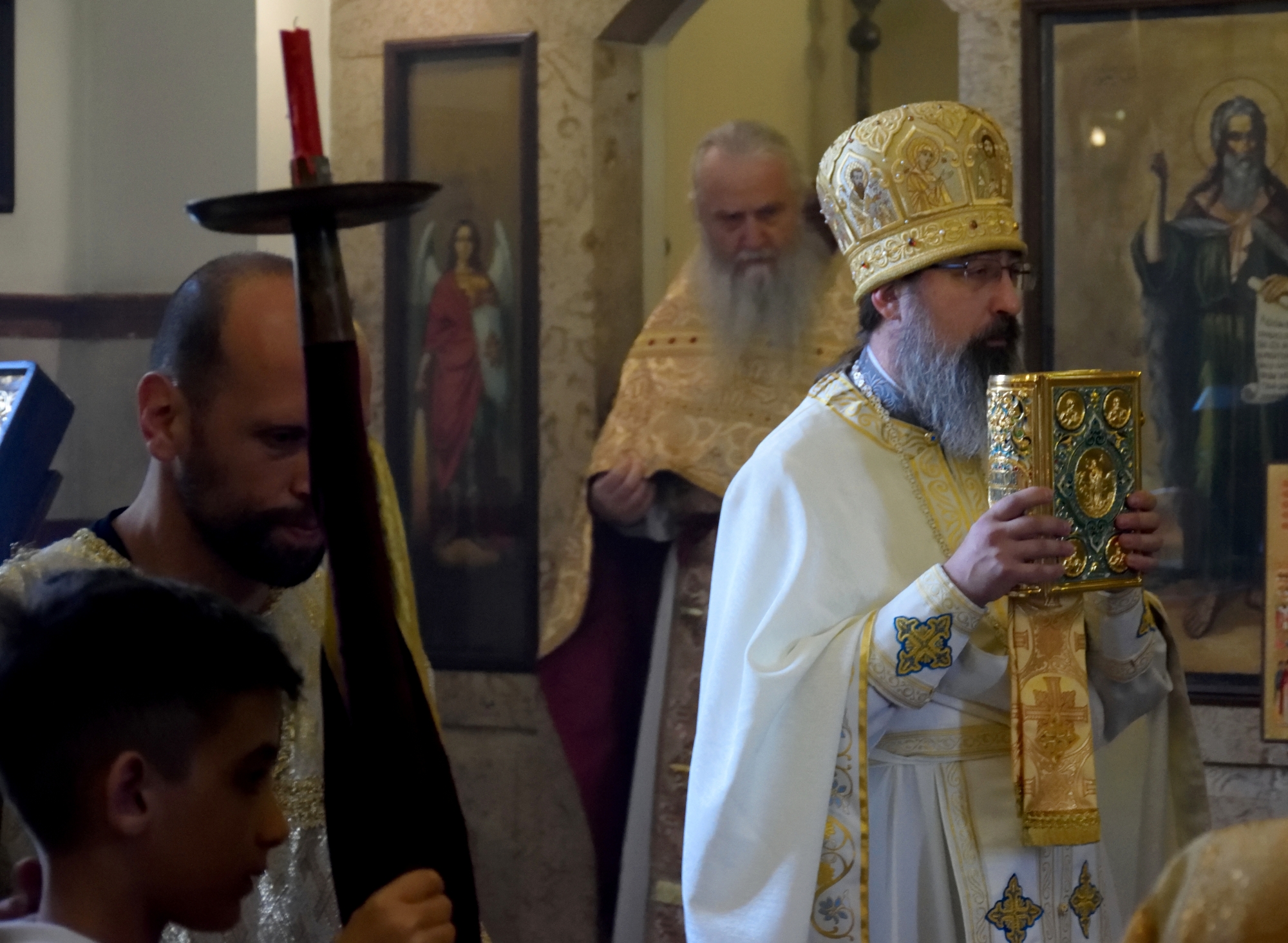 Małe wejście - Liturgia rosyjska w cerkwi św. Jana Chrzciciela, Bejrut