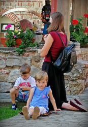 Florina 
Prayer at Sărăcinești Monastery, Vâlcea county 
2020-08-10 18:41:49