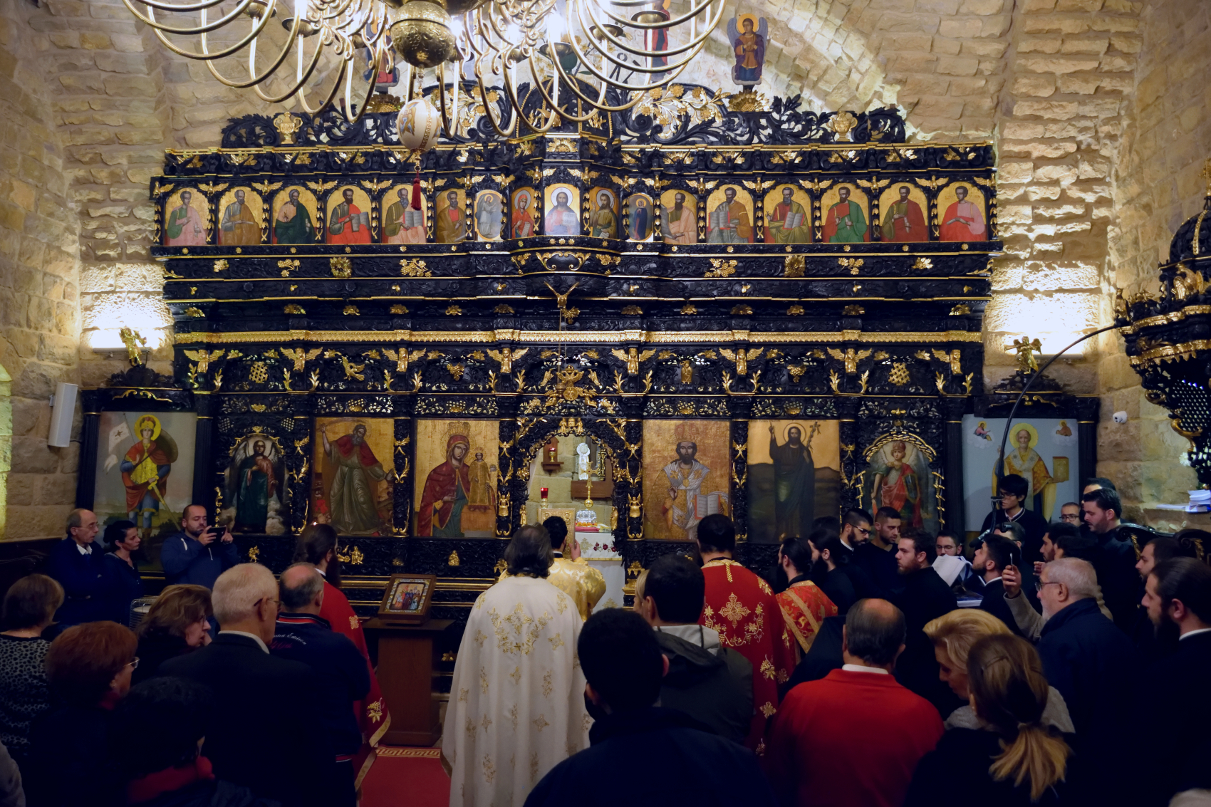 Małe wejście w trakcie całonocnego czuwania na św. Nektariusza, monaster Szłajja