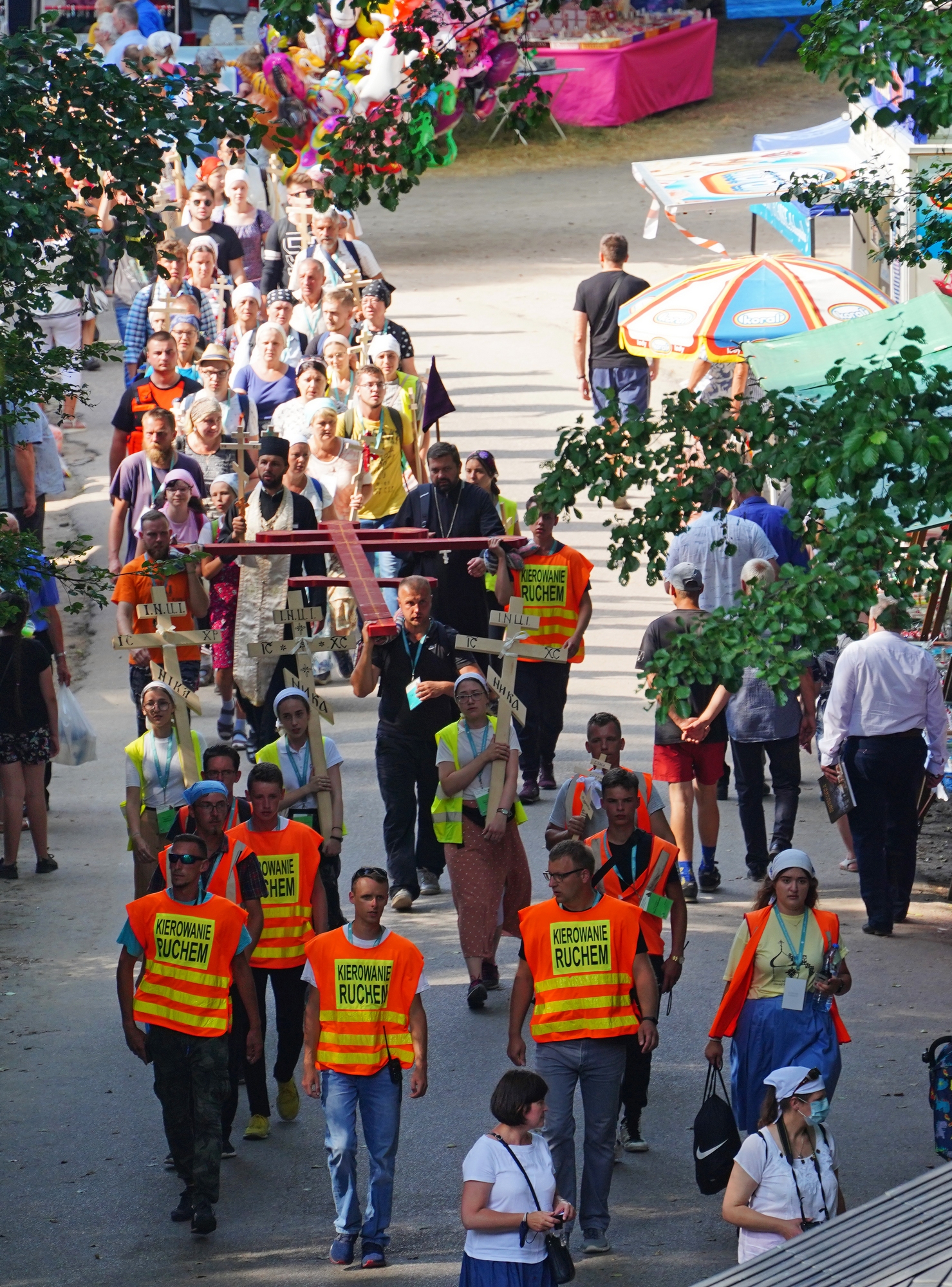 Pilgrims coming to Grabarka