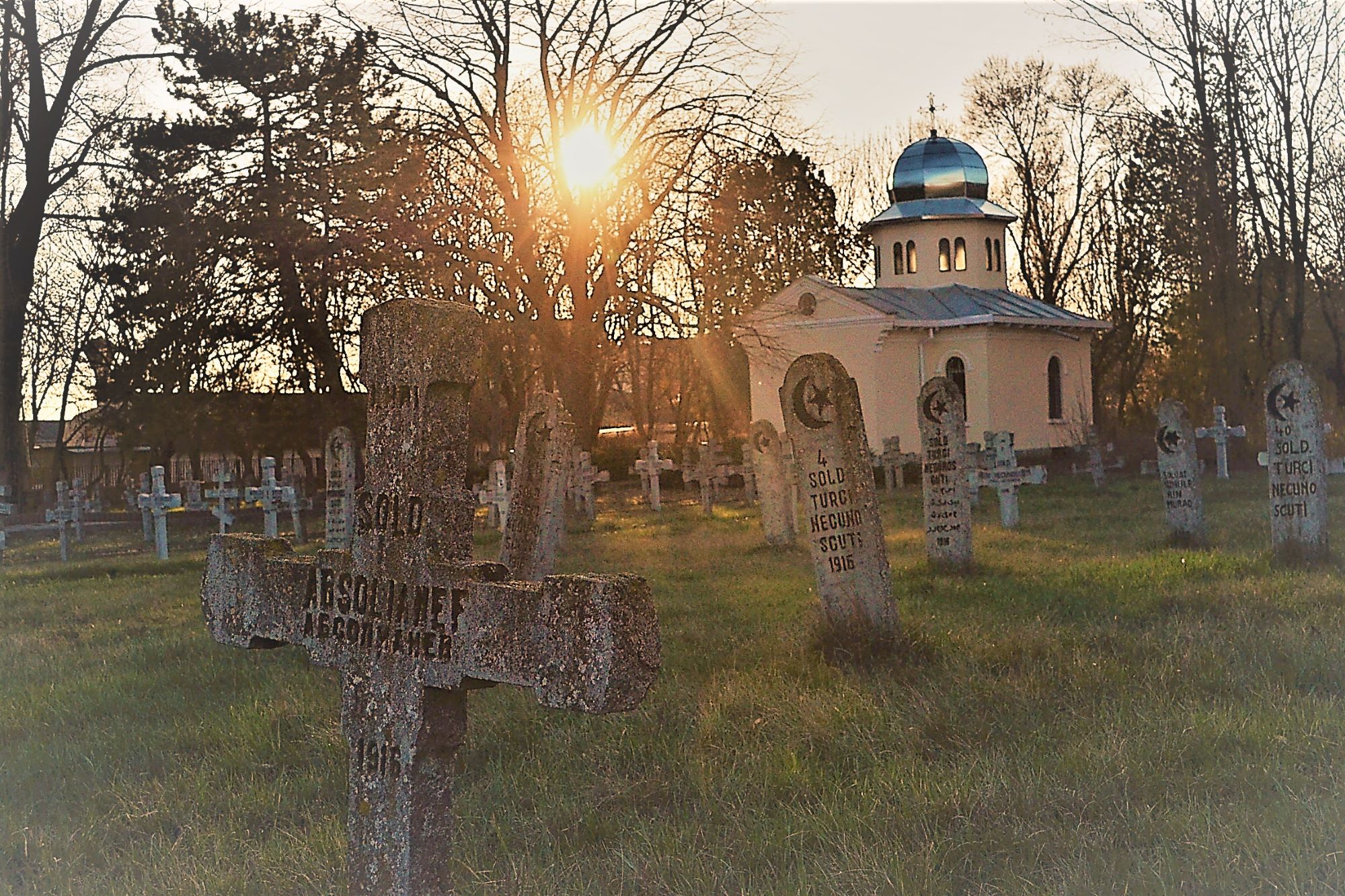 Военно гробище Добрич