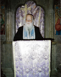 Florina 
Father Sofian Boghiu from Antim Monastery, in 1999 (+2002) 
2020-10-01 10:36:33