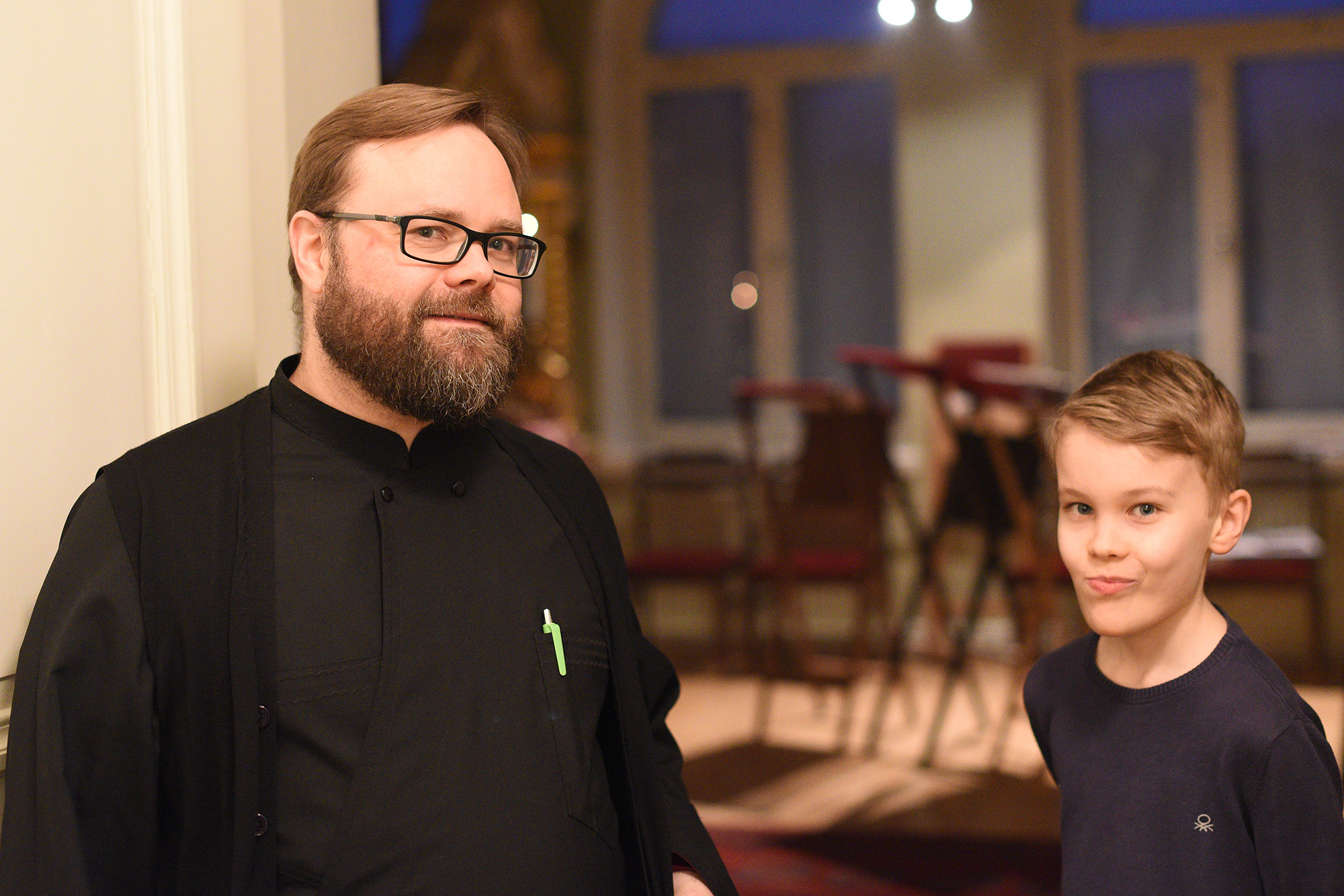 Isä Teemu Toivonen and his son
