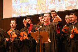 alik 
Choir from cathedral in Tirana 
2021-05-16 16:07:58