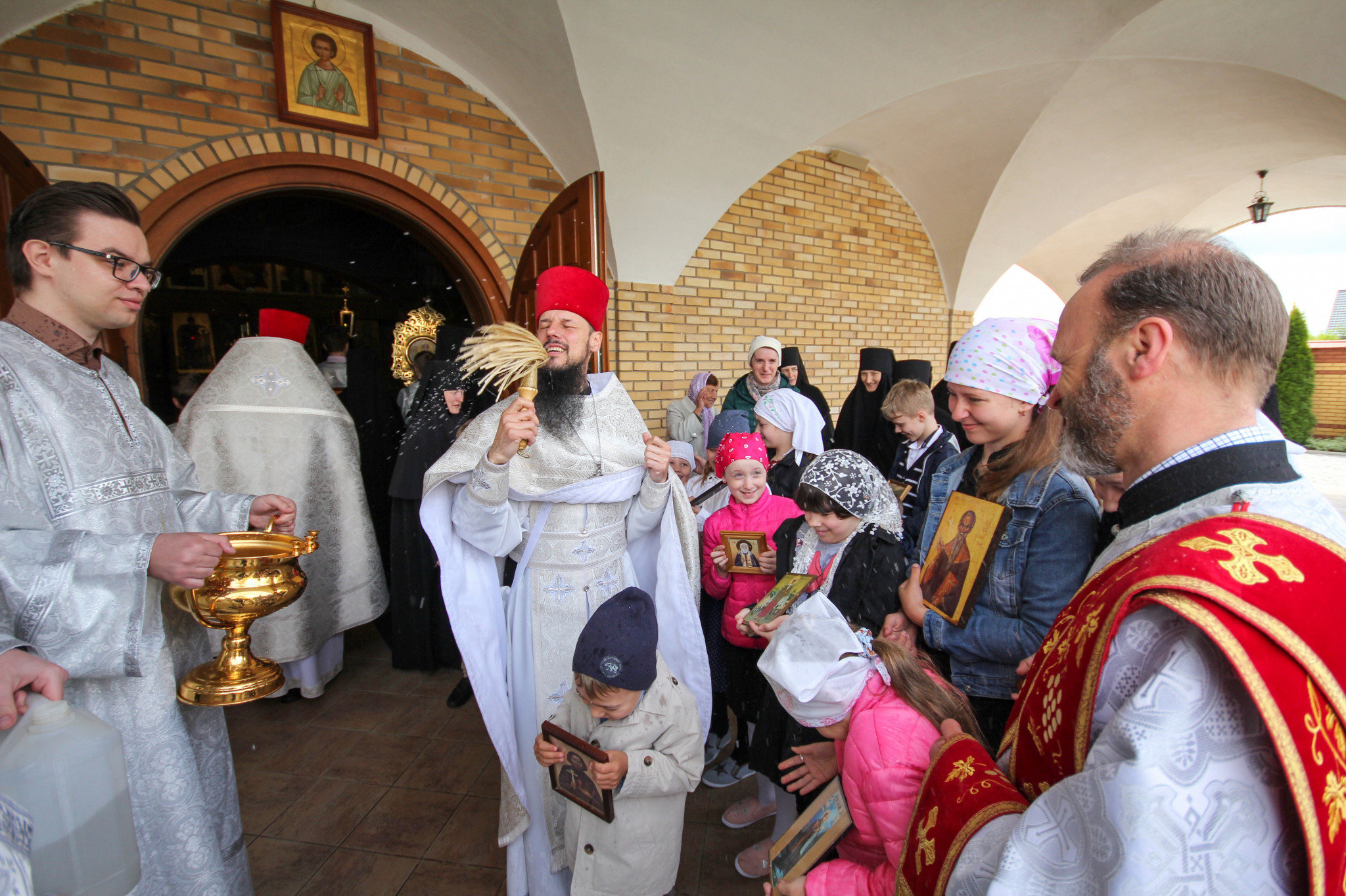 Paschal period processions in Zwierki Convent