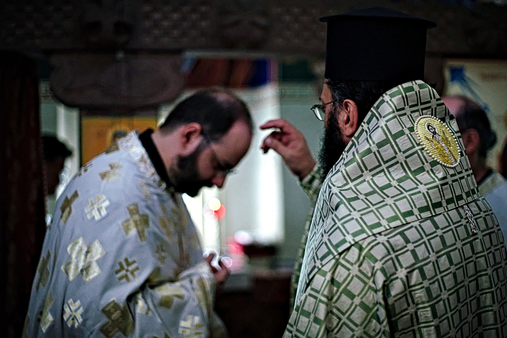 "Master, give the blessing!"