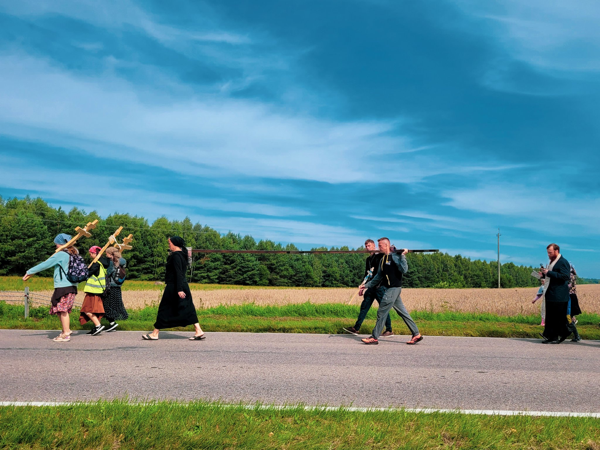 Pilgrims on the way to Grabarka Convent