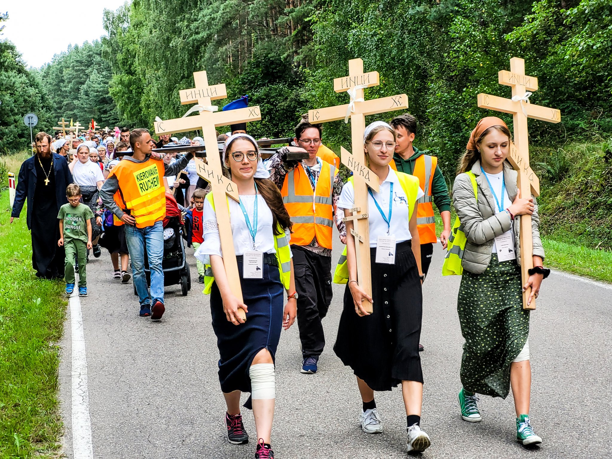 Pilgrims on the way to Grabarka Convent