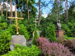 jarek11 
Memory monument and corsses in Turkowice Convent 
2021-10-08 20:12:13