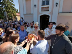 joanikije 
Резање славског колача поводом слав Сви Свети у вршачком храму посвећеном Свим Св 
2022-08-05 19:13:38