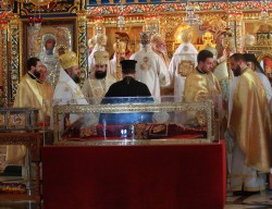 anamariaavram 
The entire relics of the Holy Empress Helena at Pantocrator Monastery 
2025-05-04 17:54:42