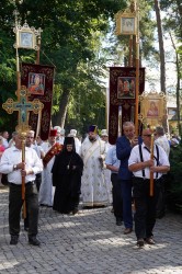 jarek 
Procession before Divine Liturgy of Transfiguration feast on Grabarka, 2025 
2025-09-19 20:34:18