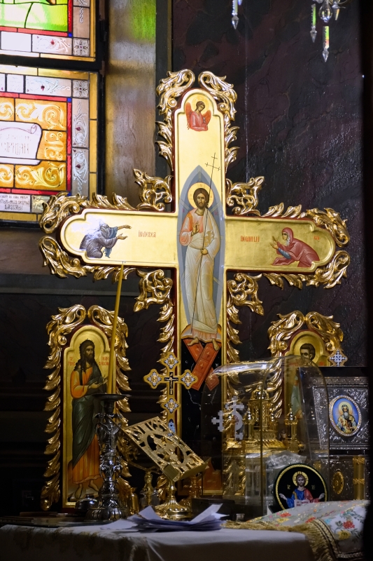 Krzyż ołtarzowy, Bukareszt