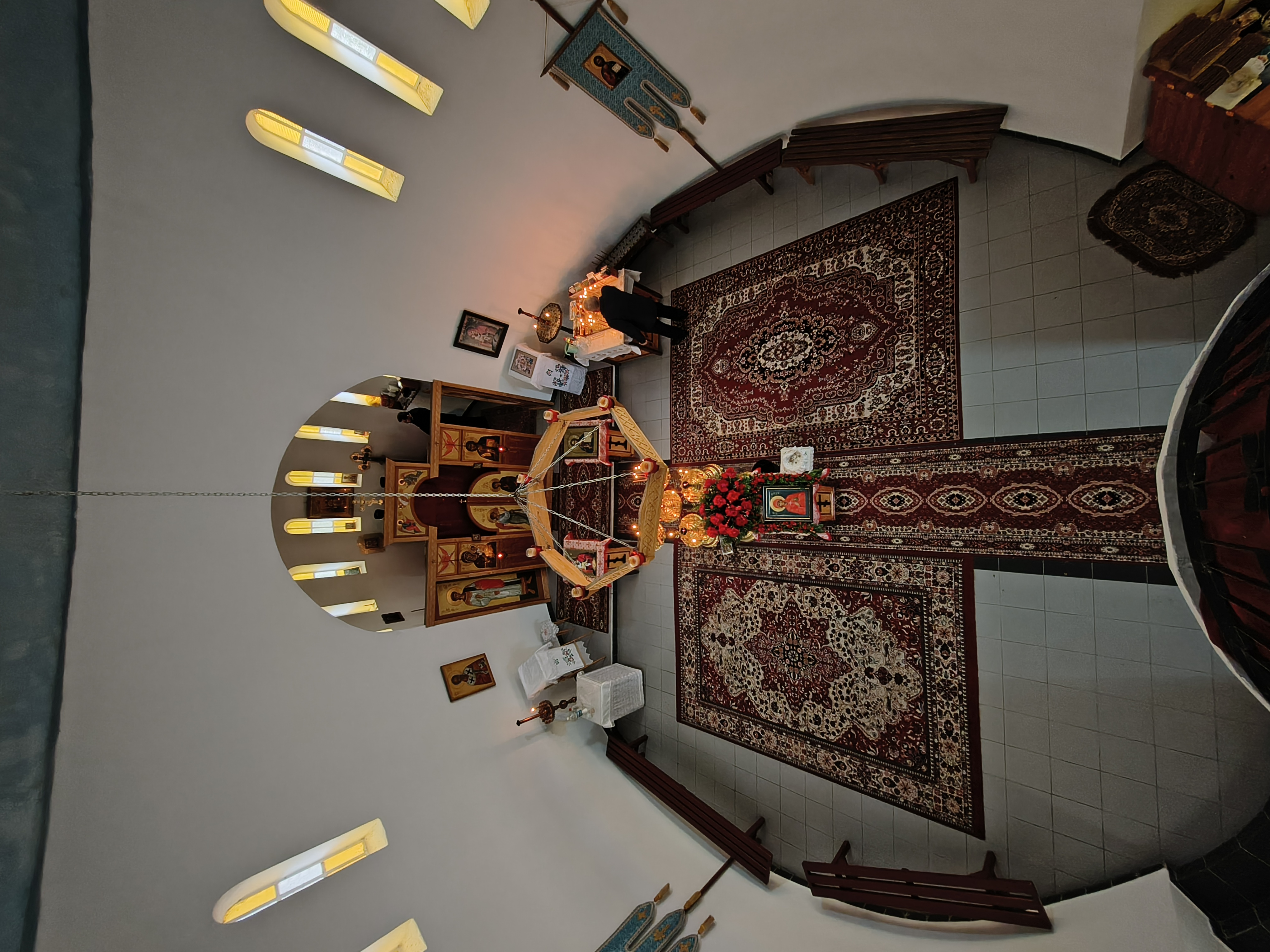 Środek kaplicy św. Męczennicy Paraskiewy w Rajsku