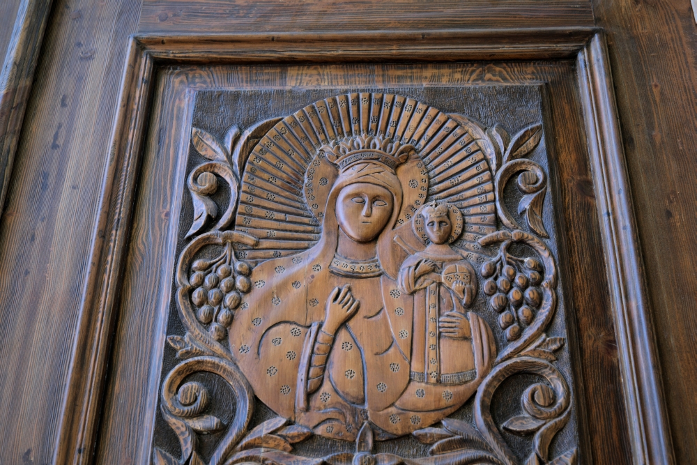 Bogurodzica na drzwiach soboru w Douma, 2025