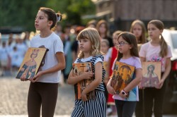 alik 
 Solemn procession on Dormition feast in Kolašin