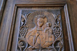 Sheep1389 
 Bogurodzica na drzwiach soboru w Douma, 2025