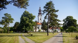 myloshhh 
 Два су пута - There are two paths