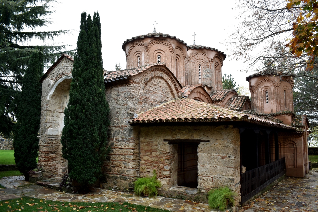 Јесења атмосфера: Древни манастир Пресвете Богородице Милостиве