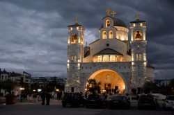 Sheep1389 
 Prawosławna katedra w Podgoricy wieczorem, 2024