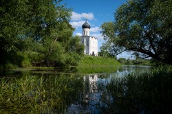 Demetrius 
 Храм Покрова на Нерли