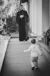 palavos 
 Fr Krzyszof Szeremeta and his son