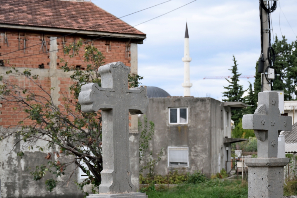 Prawosławne groby i meczet - Bar, 2024