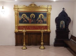 E.I. 
 św. Antoni, św. Jan, św. Eustachy