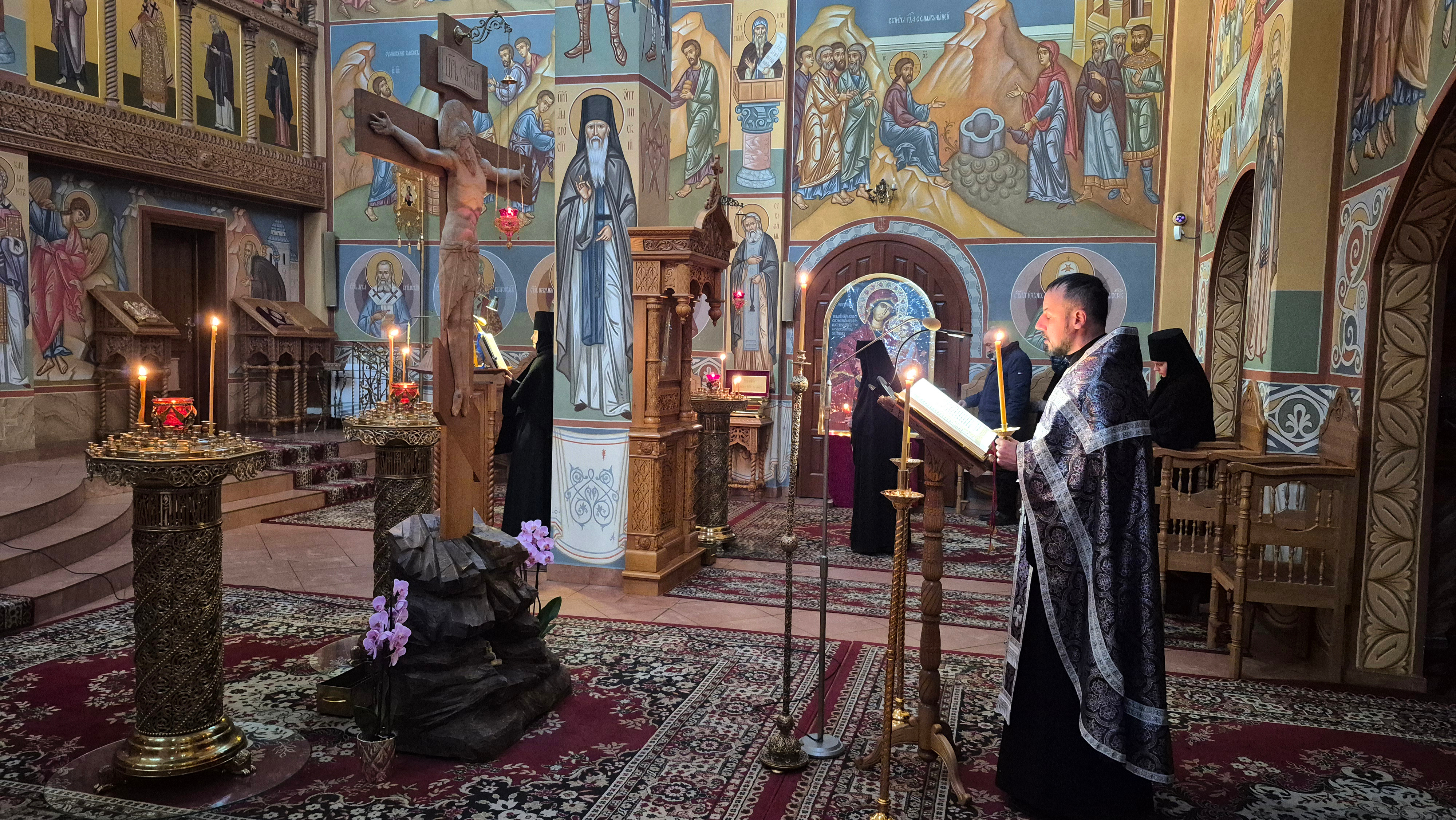 Tha Passion Friday service in Zwierki Convent 