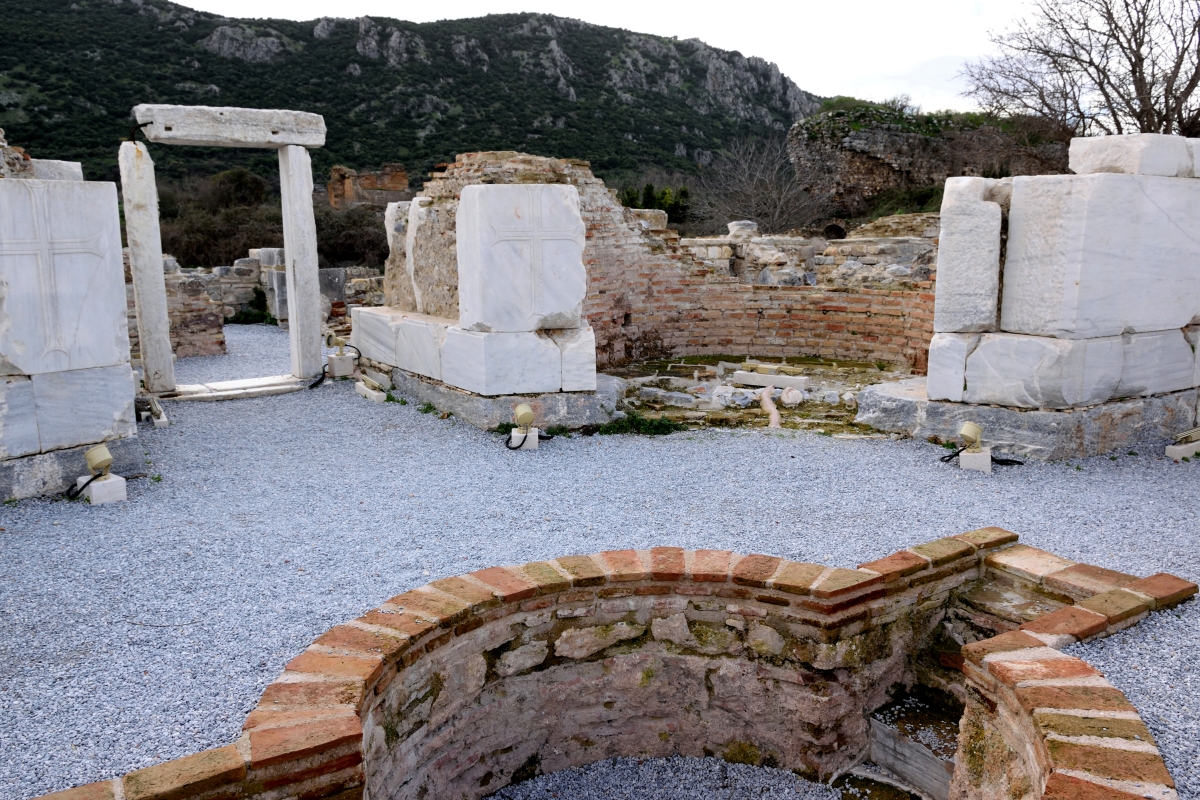 Ancient Ephesus (6) - another baptistterium