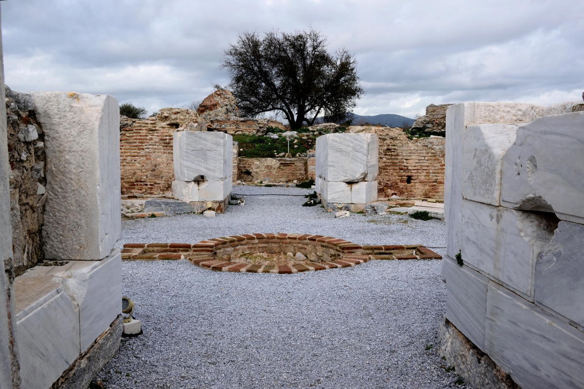 Ancient Ephesus (8) - another baptsterium 