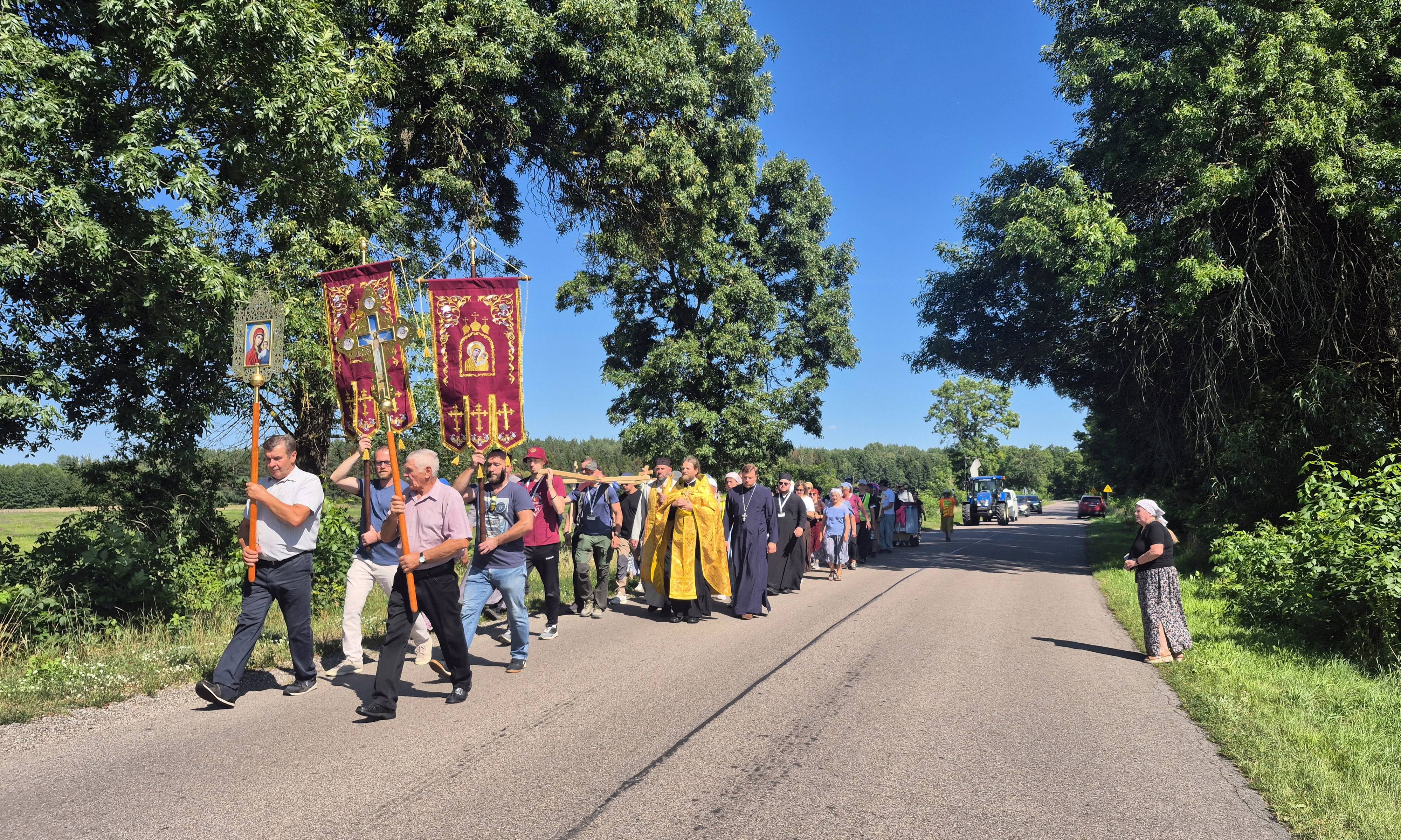 Pilgrims from Sokółka on the way to Grabarka Convent 