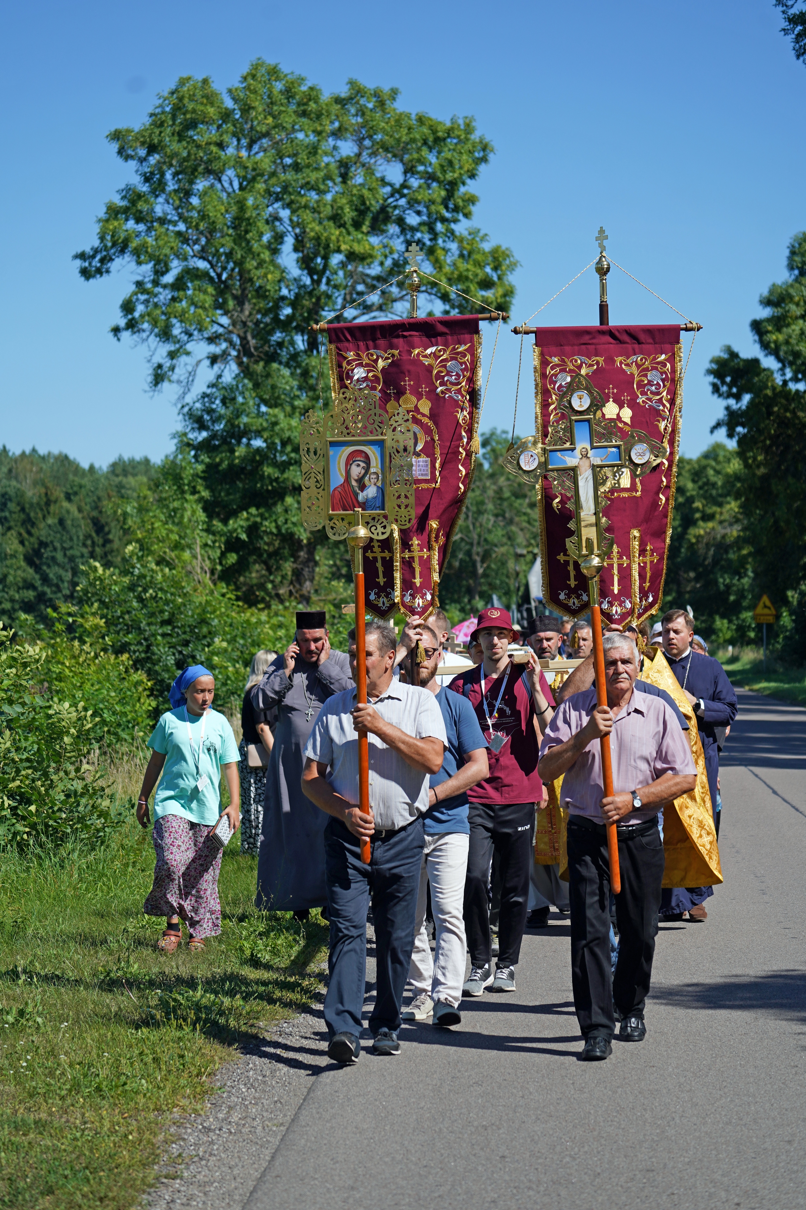 Pilgrims from Sokółka on the way to Grabarka Convent 