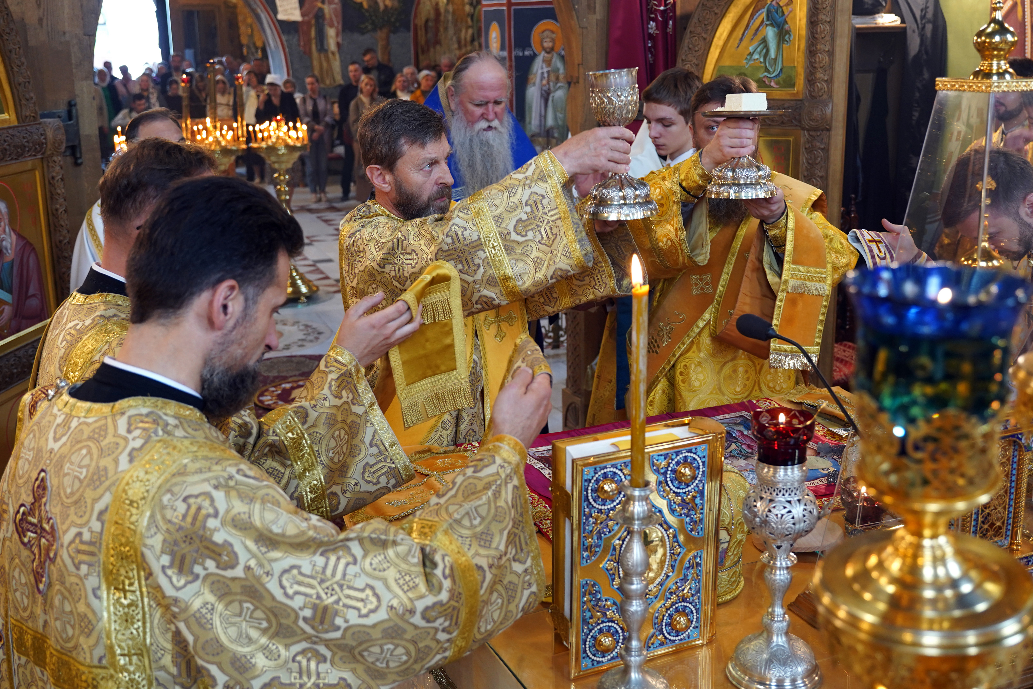 Metropolitan Joanikije of Montenegro and Littoral in Supraśl Monastery - Divine Liturgy