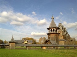Andrew_Swarga 
 Покровская церковь в Невском лесопарке. 2011 г. 