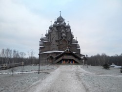 Andrew_Swarga 
 Покровская церковь перед Рождеством. 2015 г.