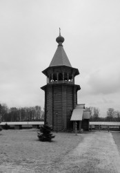 Andrew_Swarga 
 Колокольная звонница у Покровской церкви. 2015 г.