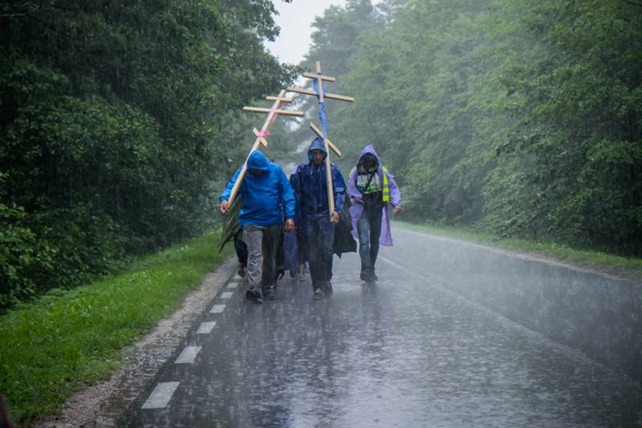 Czasem słońce czasem deszcz.  