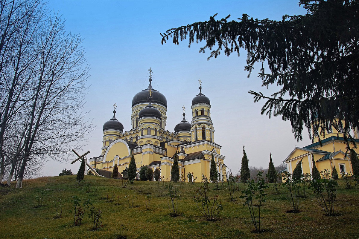 Hancu Monastery 