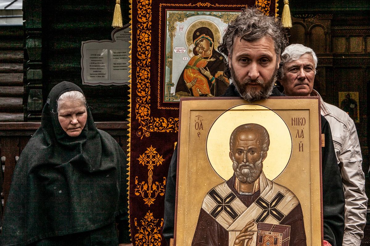Святителю отче Николае,моли Бога о нас