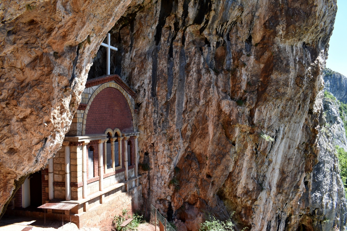 Hermitage of Saint Sava, Ovčar-Kablar gorge 