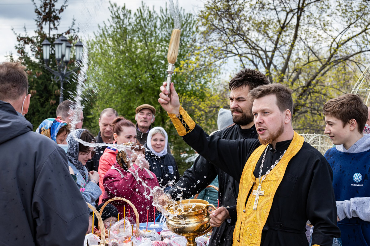 Освящение пасхальной снеди 