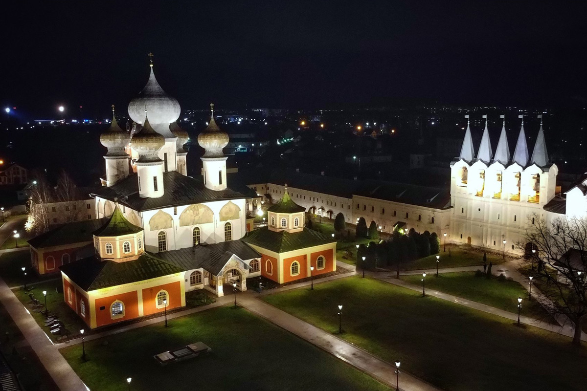 Тихвинский монастырь 