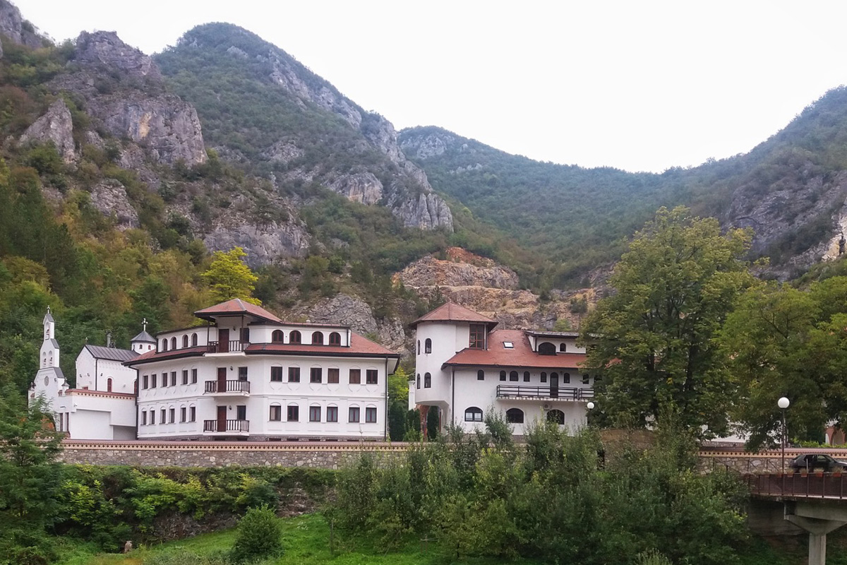 Манастир Добрун 