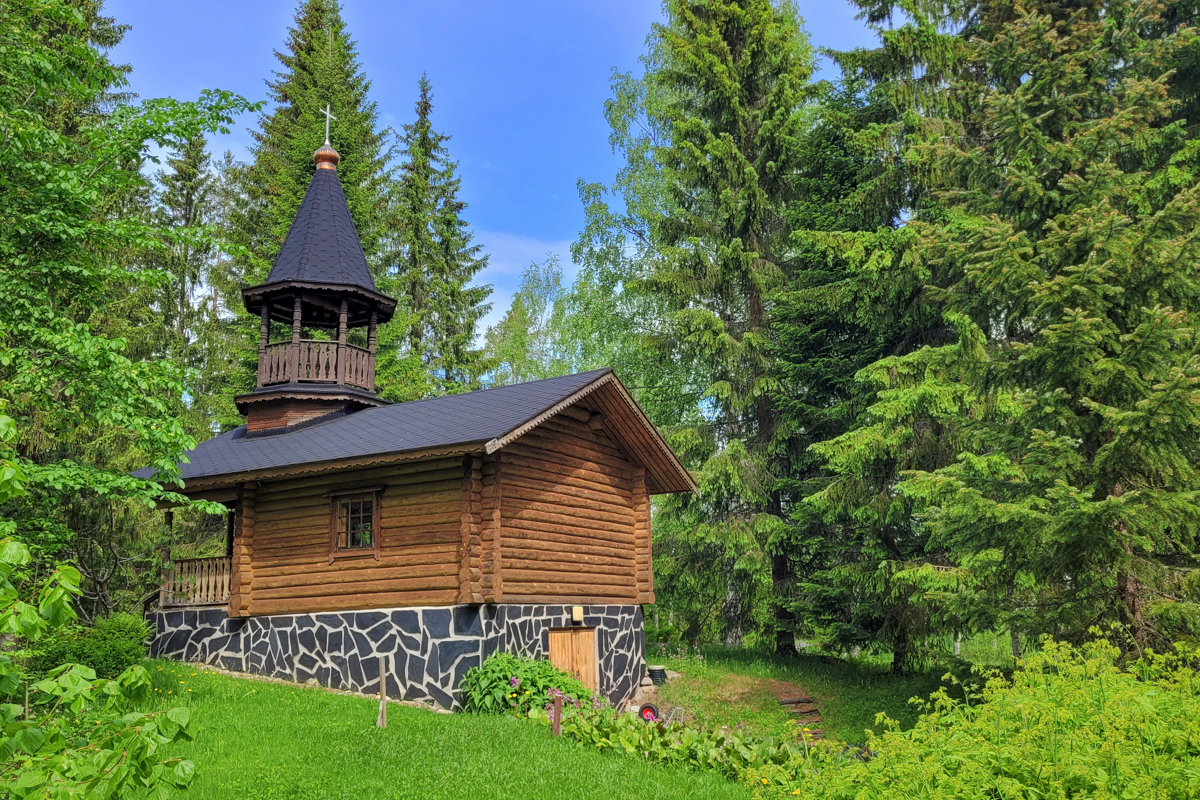 The Orthodox Convent in Lintula. The cementary chapel
