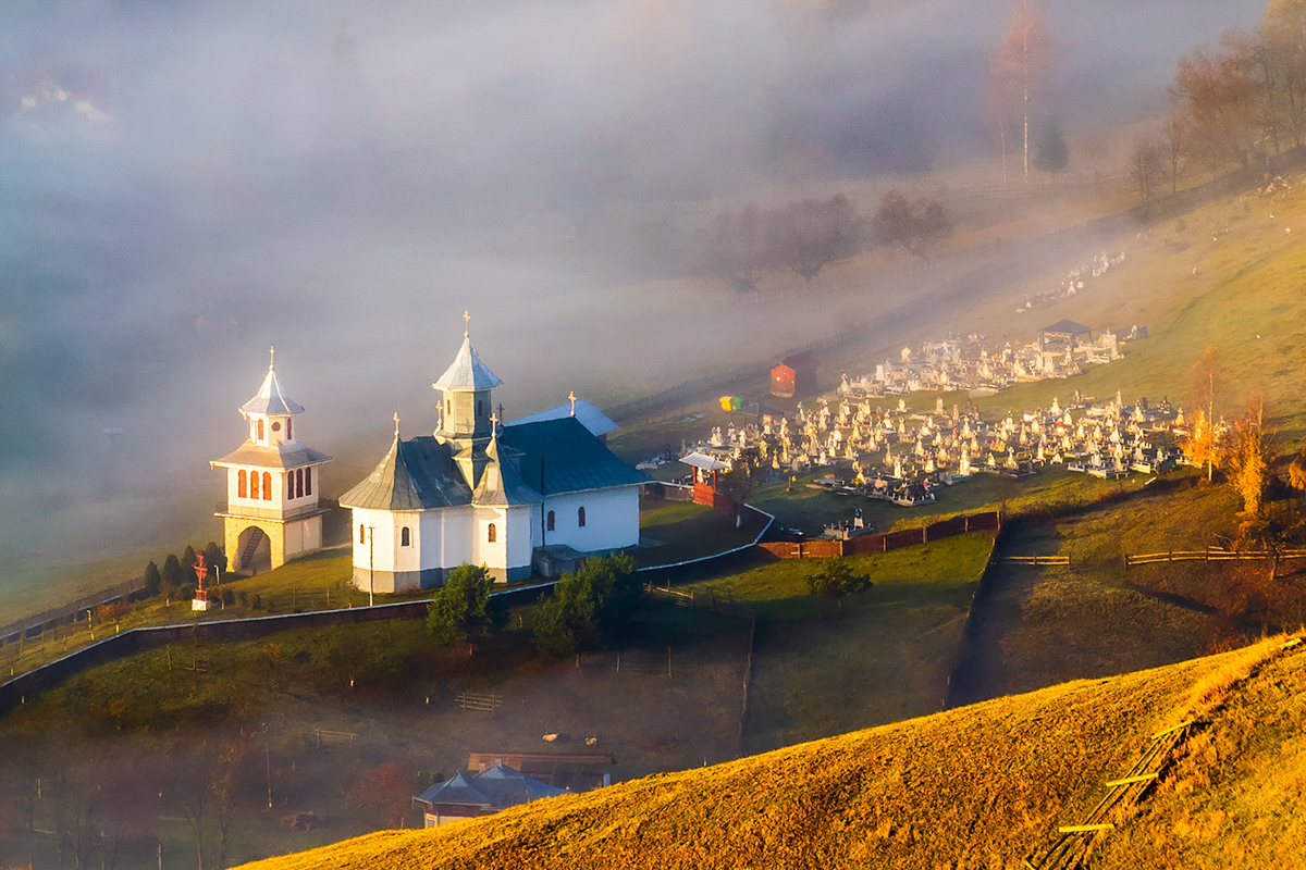 The church and the grave from Paltinu village